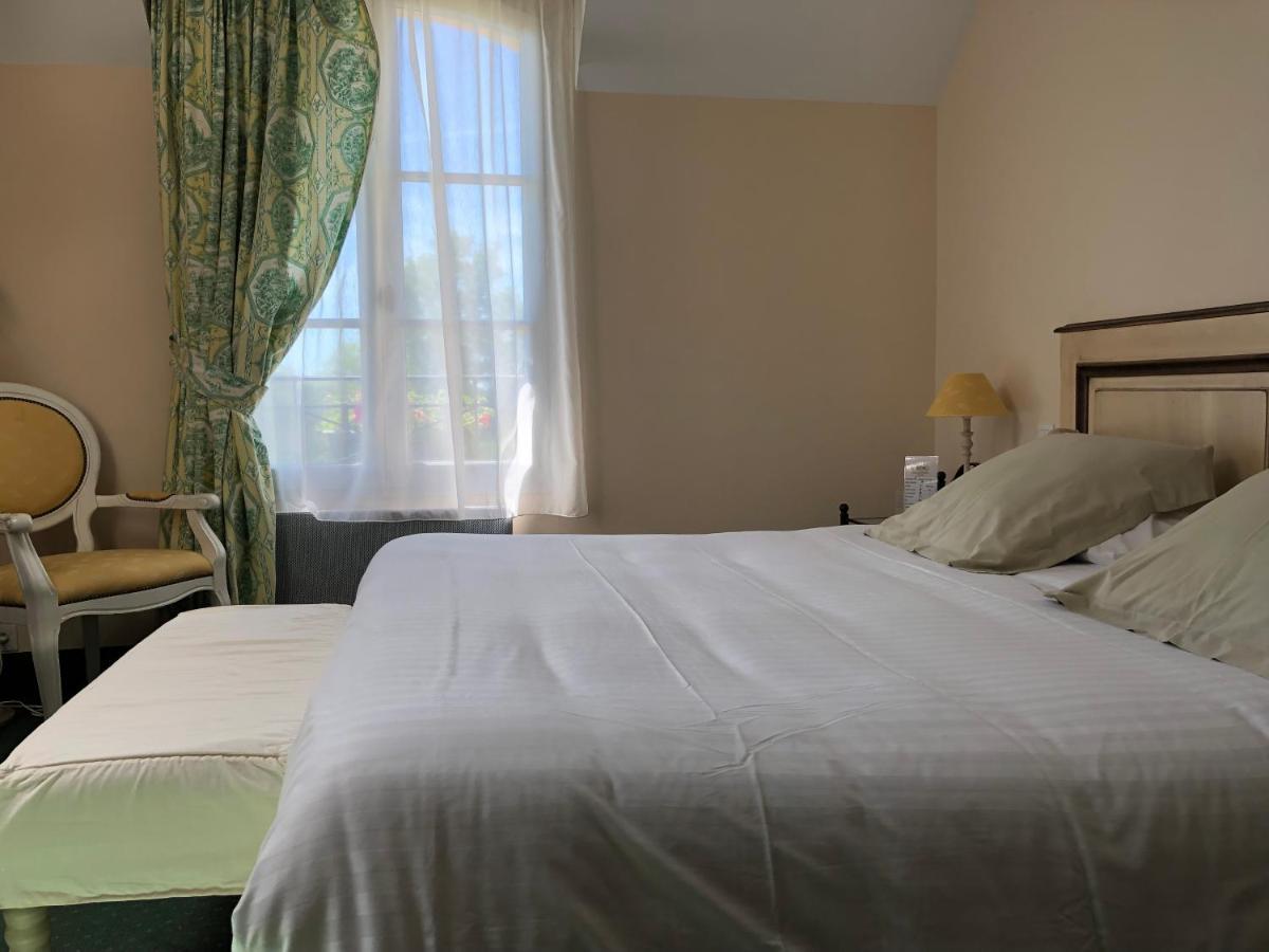 Hotel Domaine De L'Orangerie Bonnat Esterno foto