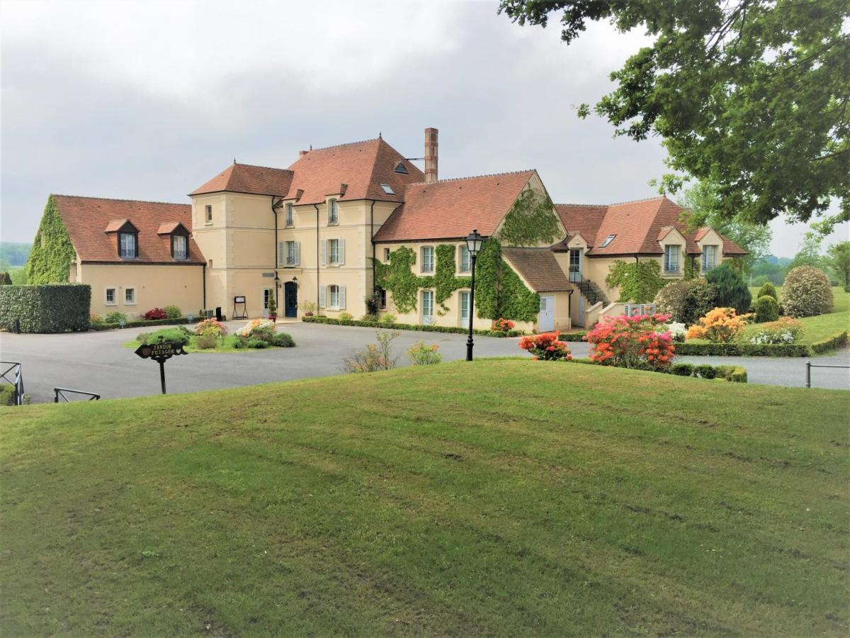 Hotel Domaine De L'Orangerie Bonnat Esterno foto